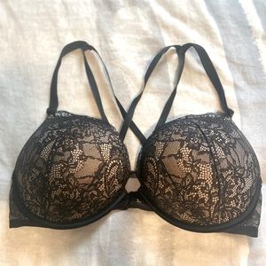 Victoria’s Secret Bombshell Plunge push-up bra in size 34D.